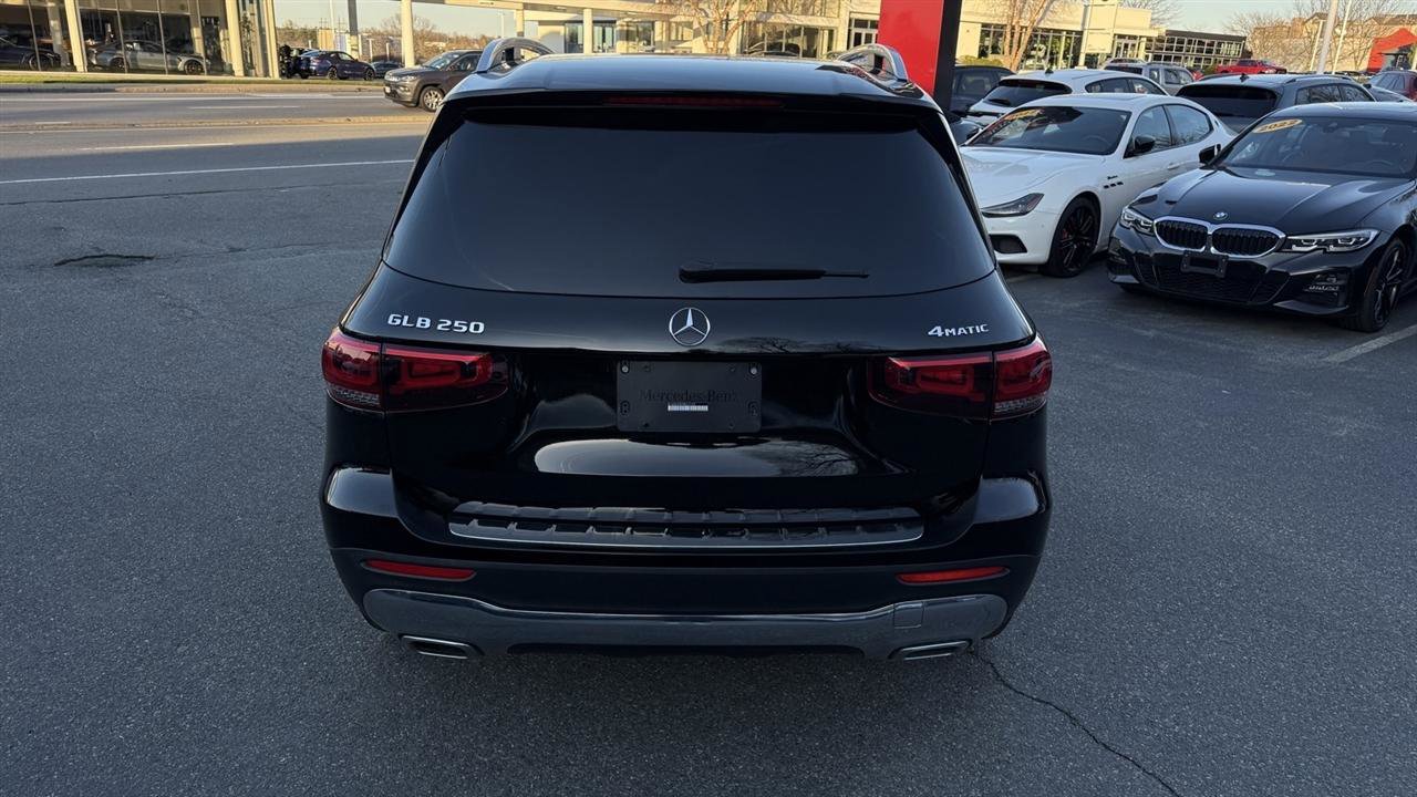 Used 2021 Mercedes-Benz GLB 250 4MATIC w/ Premium Package image 25