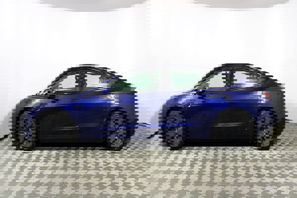 Used 2022 Tesla Model 3 Standard Range image 27