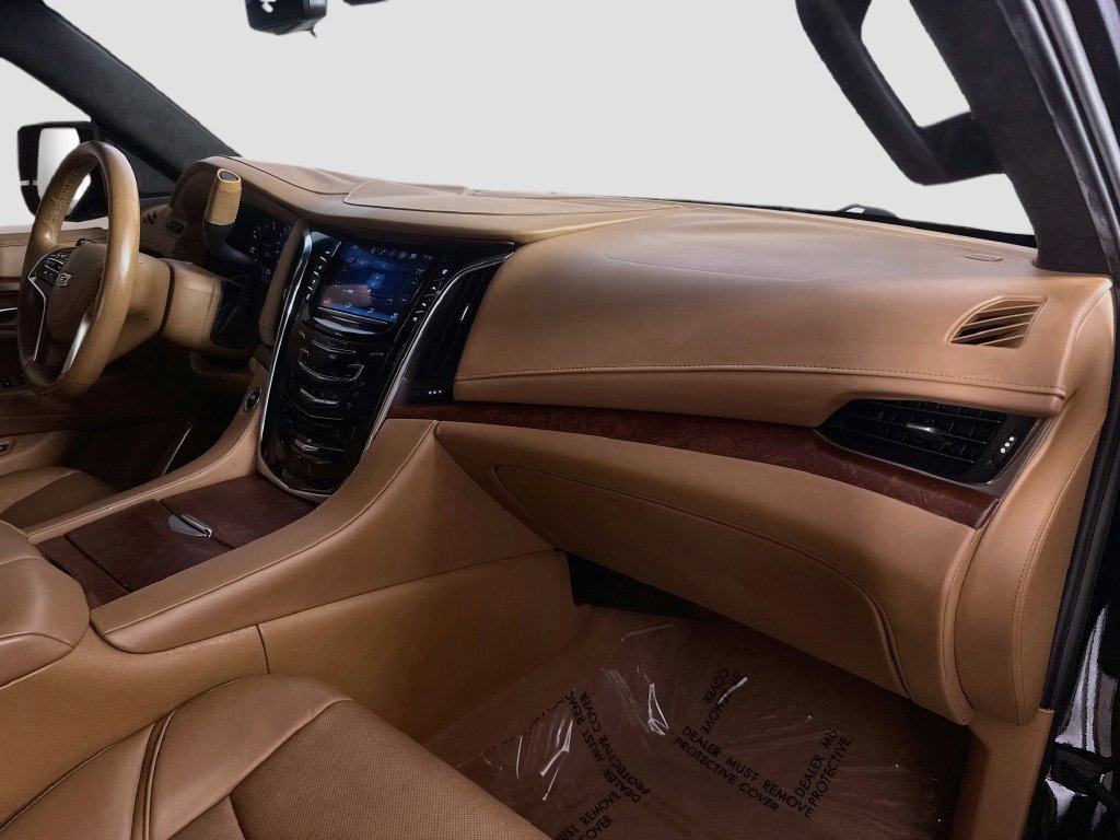 Used 2017 Cadillac Escalade Platinum AWD/4WD image 40