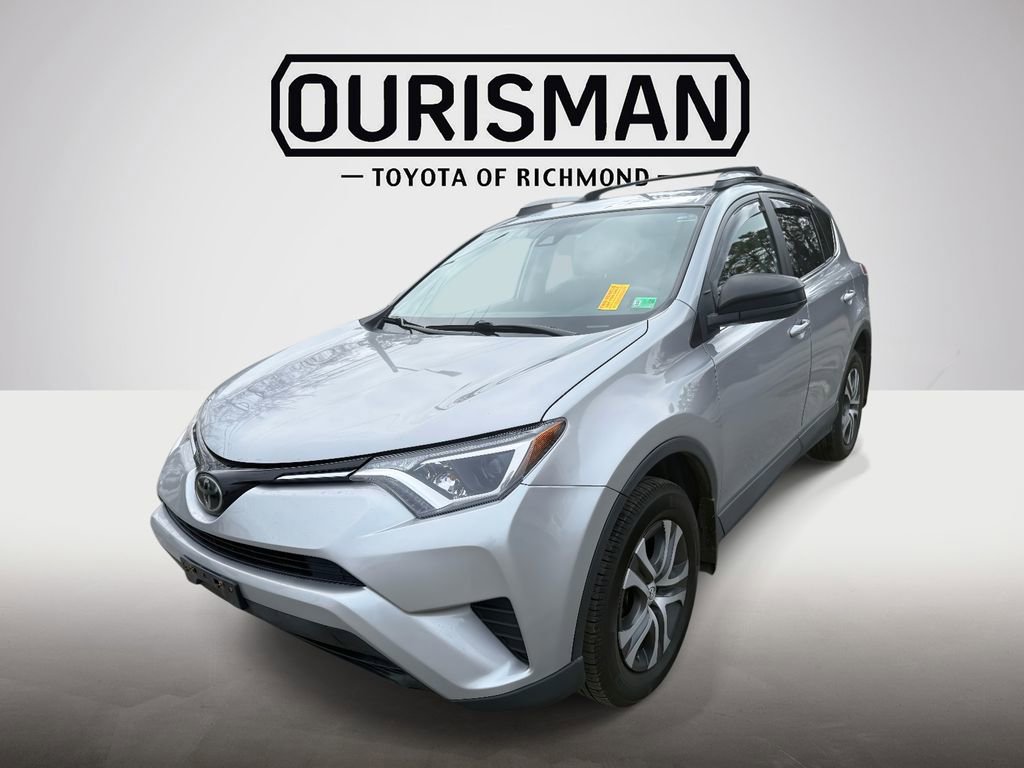 Used 2025 Toyota Corolla Cross XLE w/ Convenience Package image 3