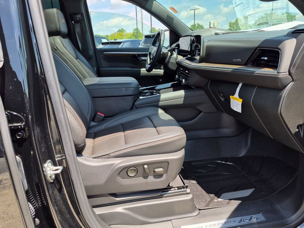 Used 2026 Chevrolet Tahoe High Country AWD/4WD image 27
