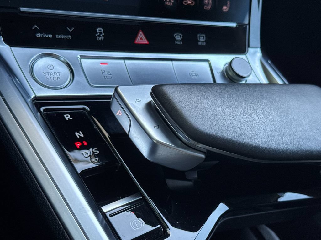 Used 2019 Audi e-tron Prestige w/ Prestige Package AWD/4WD image 28