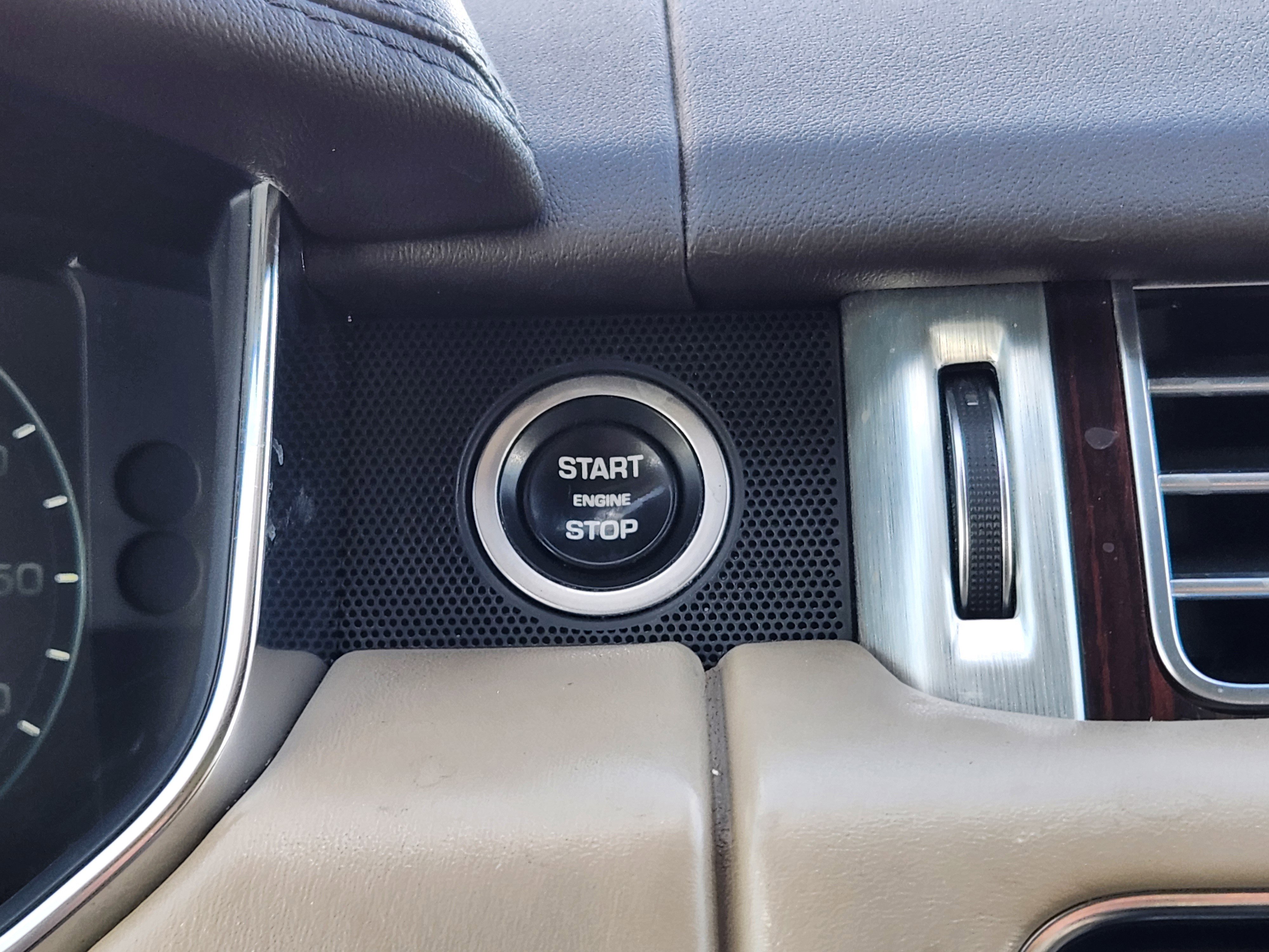 Used 2016 Land Rover Range Rover Supercharged image 33