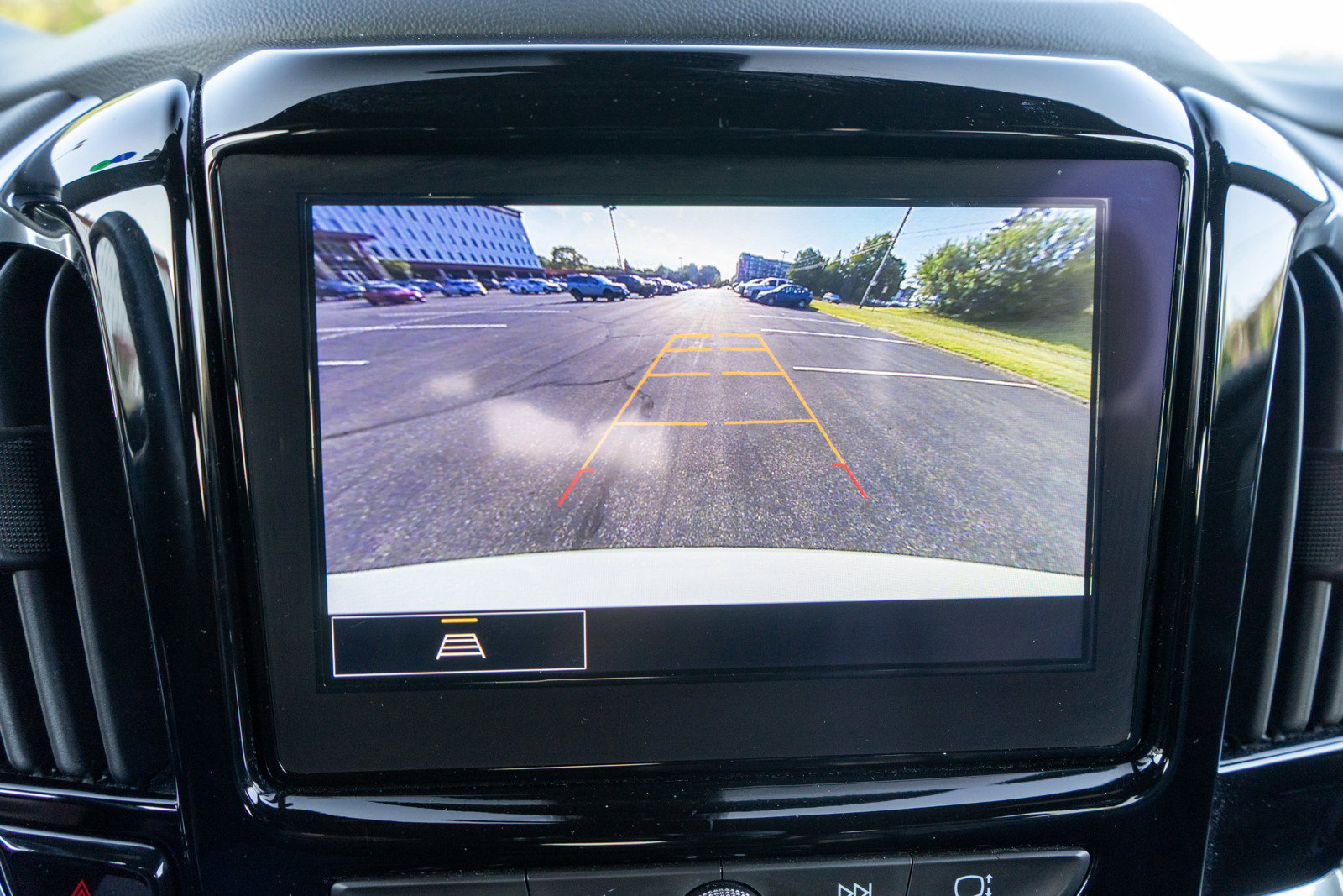 Used 2023 Chevrolet Traverse LT AWD/4WD image 19
