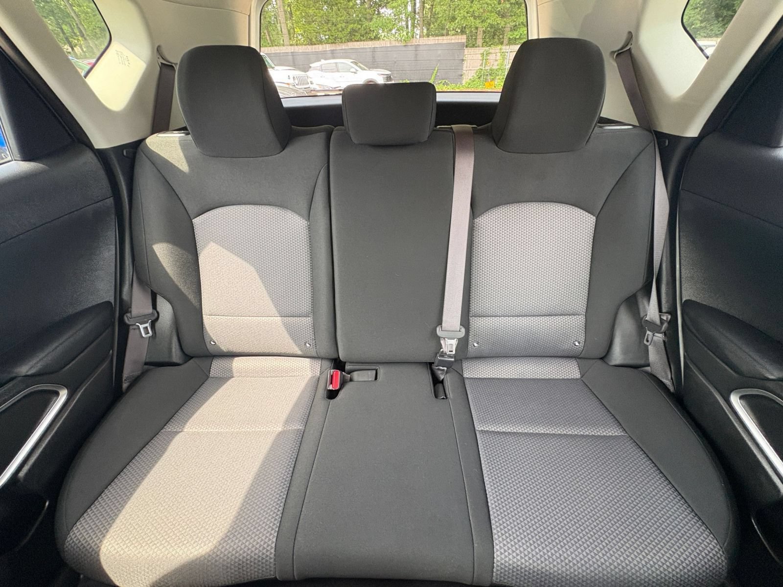 Used 2025 Kia Soul LX w/ LX Technology Package FWD image 36