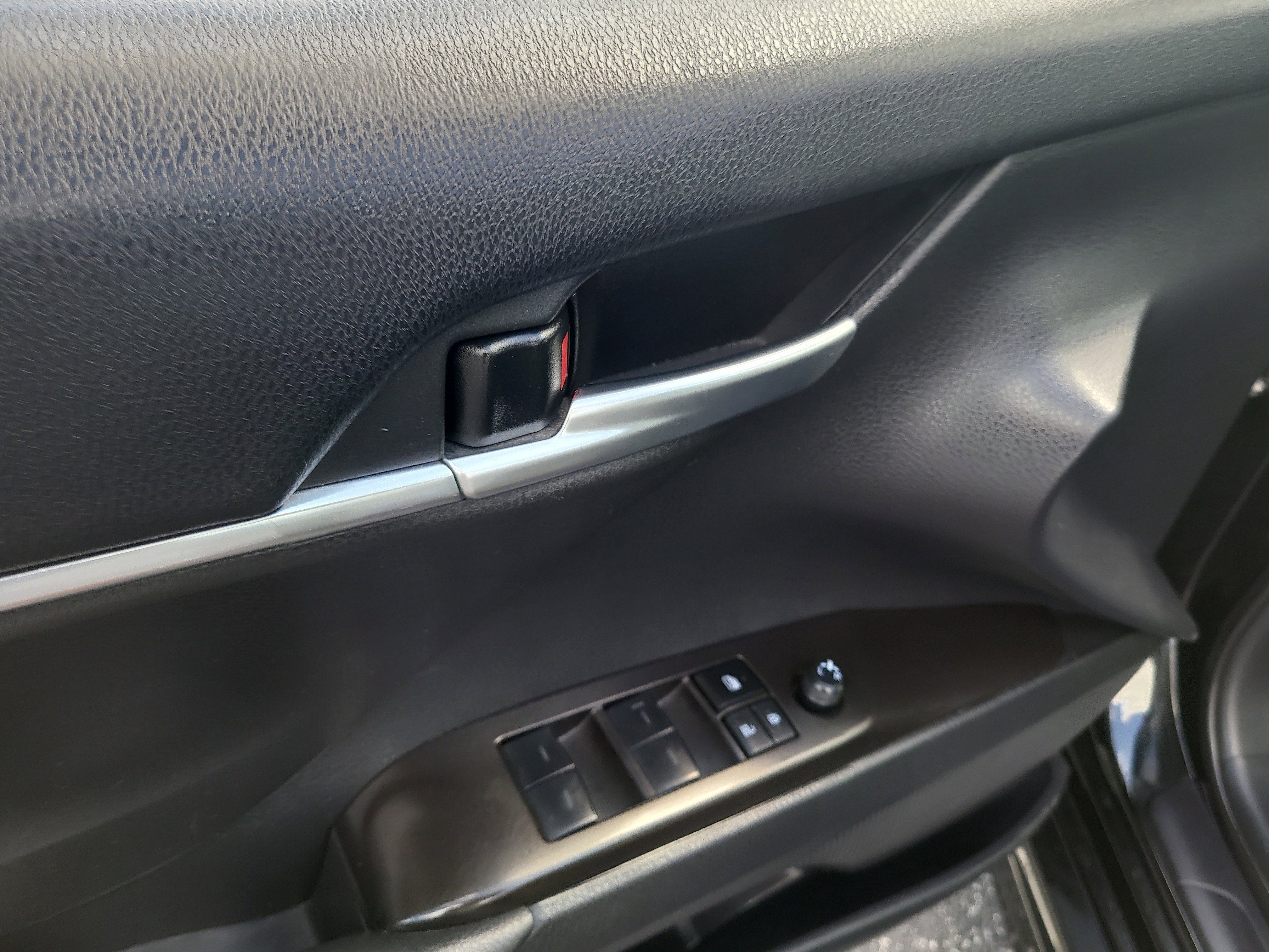 Used 2024 Toyota Camry SE image 16