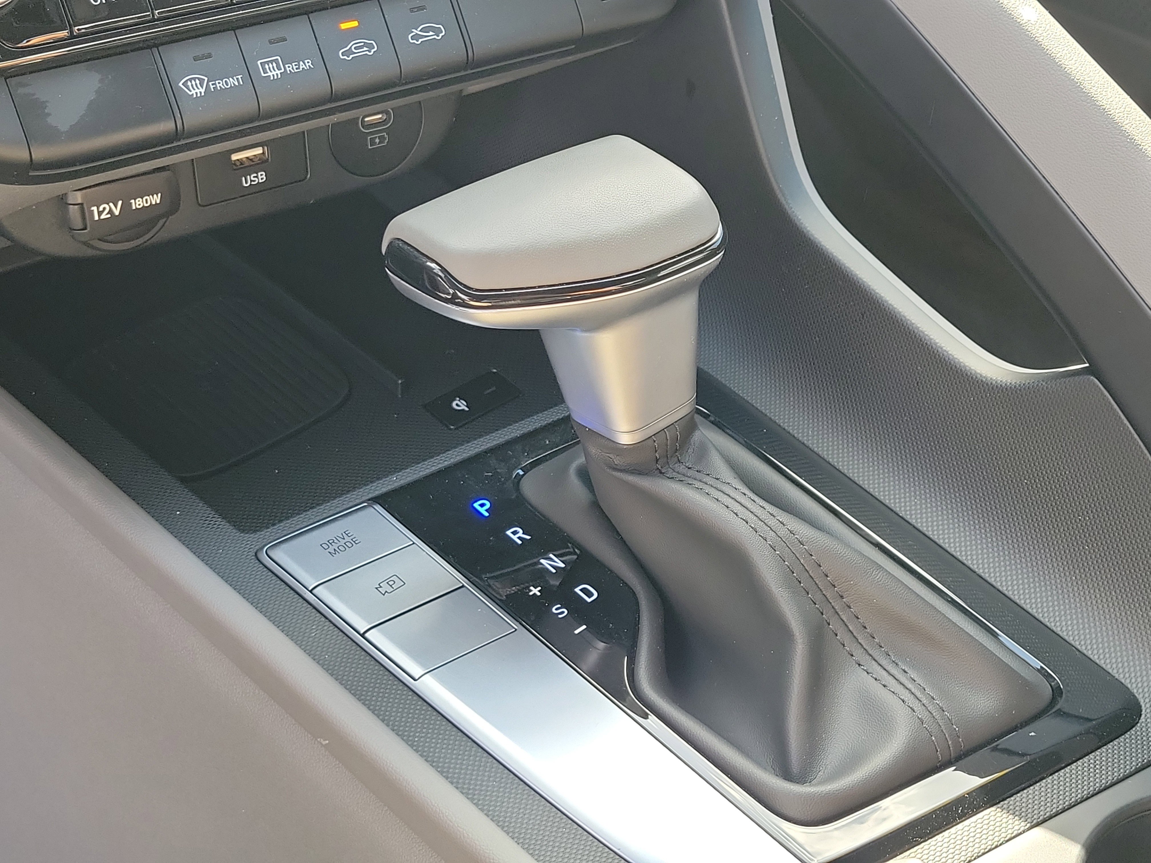 Used 2025 Hyundai Elantra Sport image 27