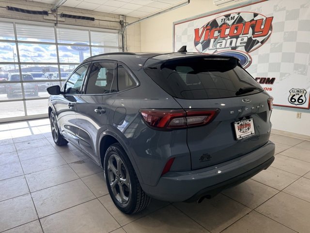 Used 2024 Ford Escape ST-Line image 6