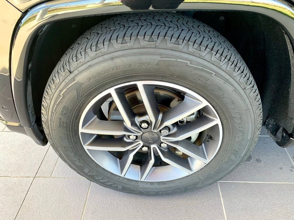 Used 2020 Jeep Grand Cherokee Overland image 9