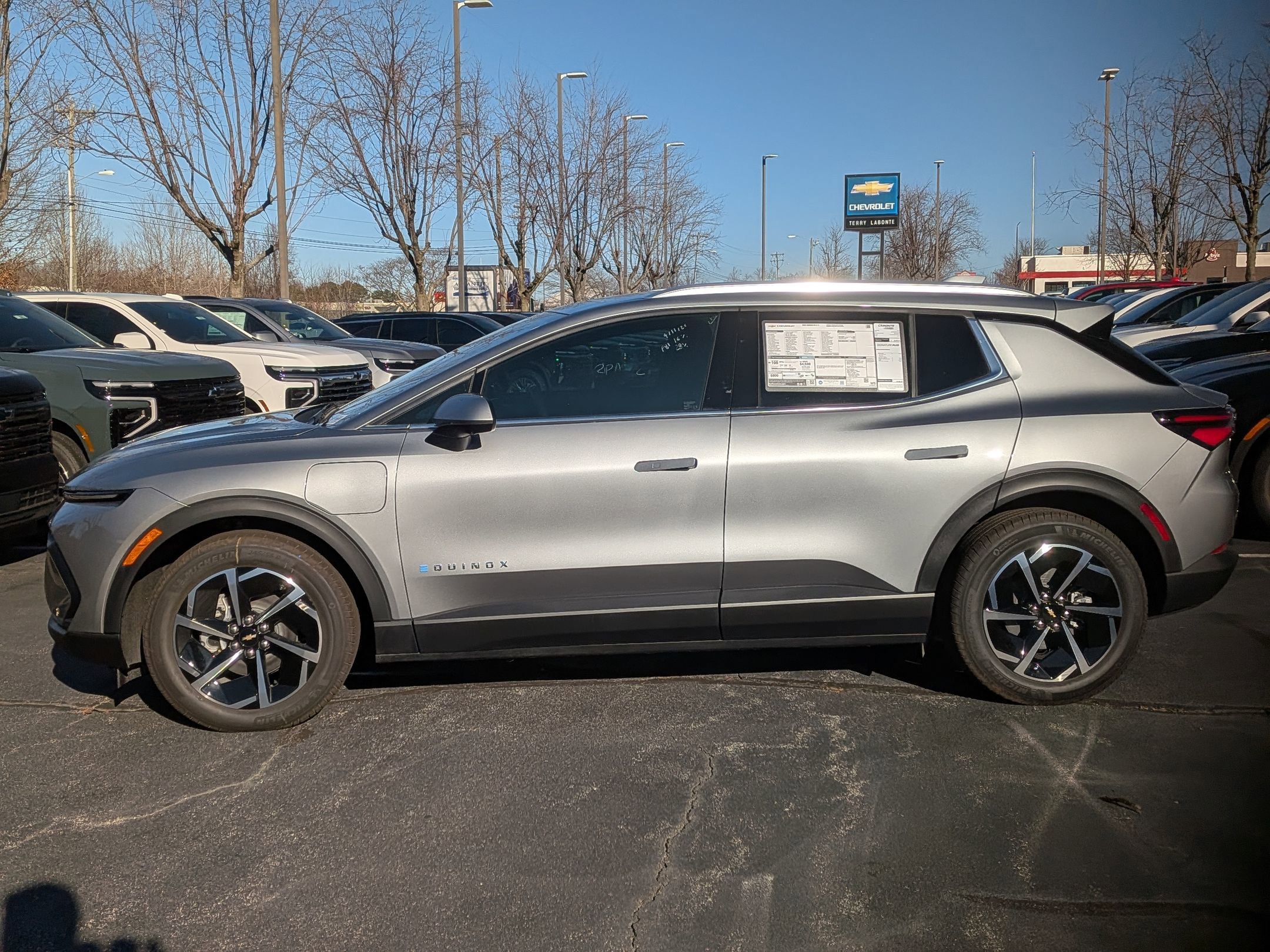 New 2026 Chevrolet Equinox EV LT image 5