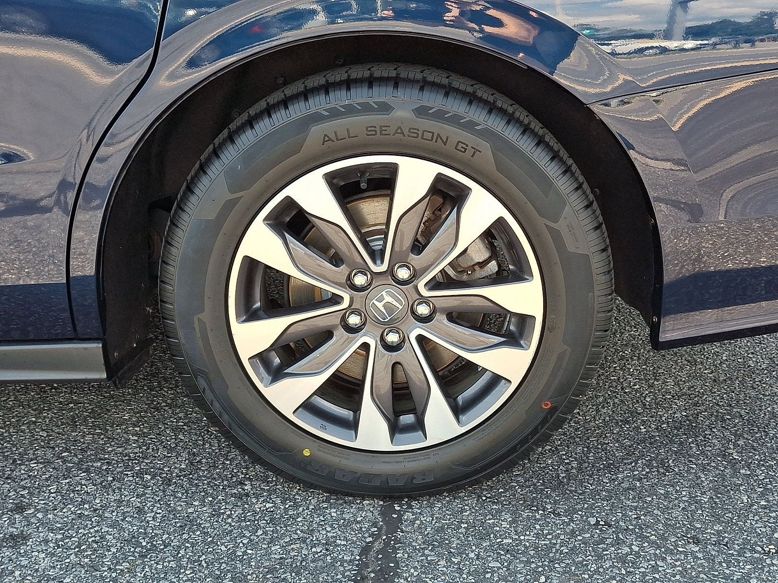 Certified 2024 Honda Odyssey EX-L image 8
