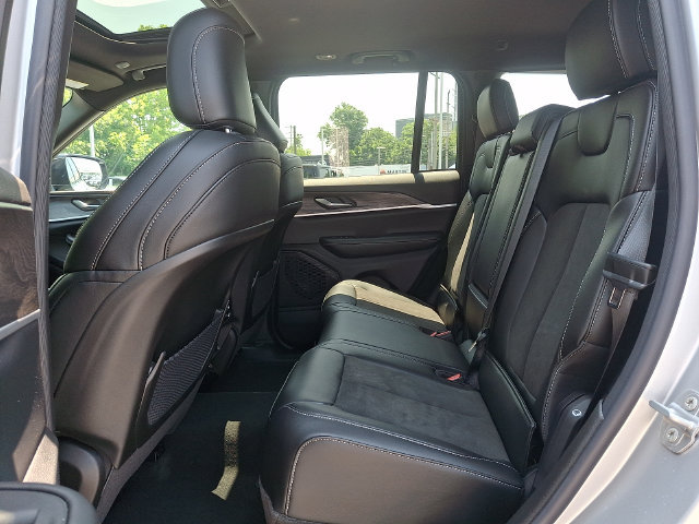 New 2026 Jeep Grand Cherokee Altitude AWD/4WD image 6