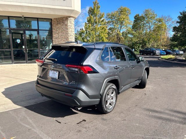 Used 2025 Toyota RAV4 LE AWD/4WD image 7