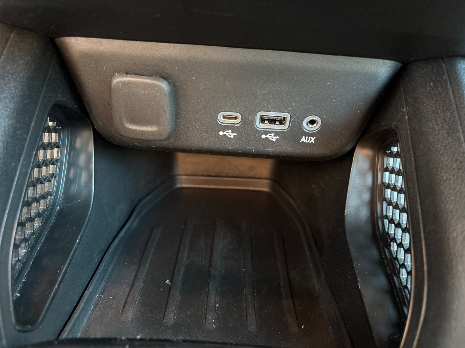 Used 2021 Chevrolet TrailBlazer RS w/ Sun and Liftgate Package FWD image 22