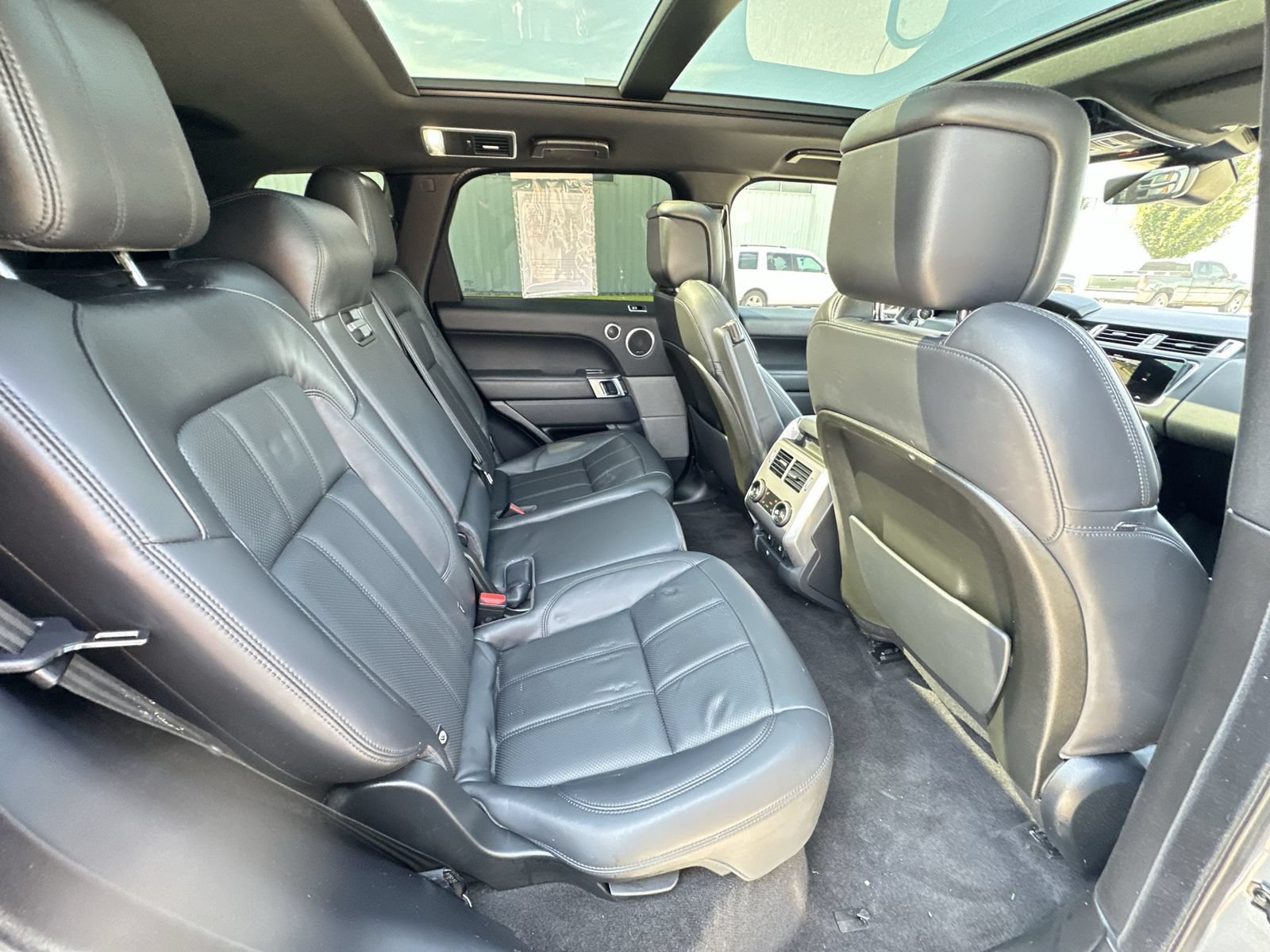 Used 2019 Land Rover Range Rover Sport HSE AWD/4WD image 27
