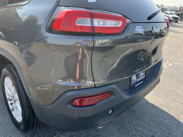 Used 2015 Jeep Cherokee Latitude FWD image 10