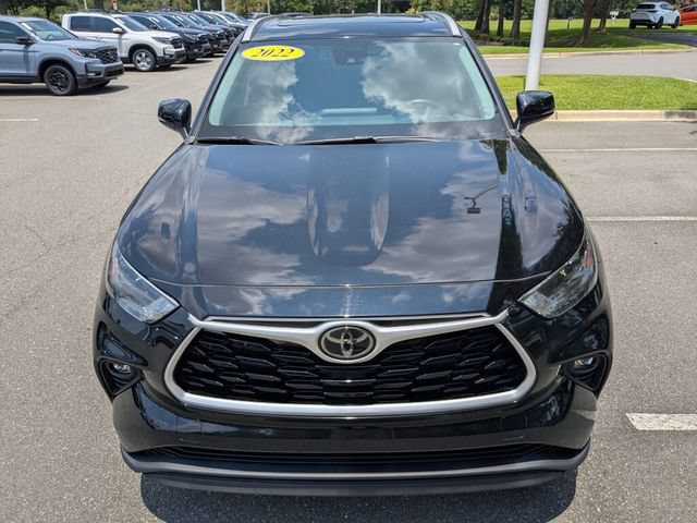 Used 2022 Toyota Highlander XLE FWD image 4