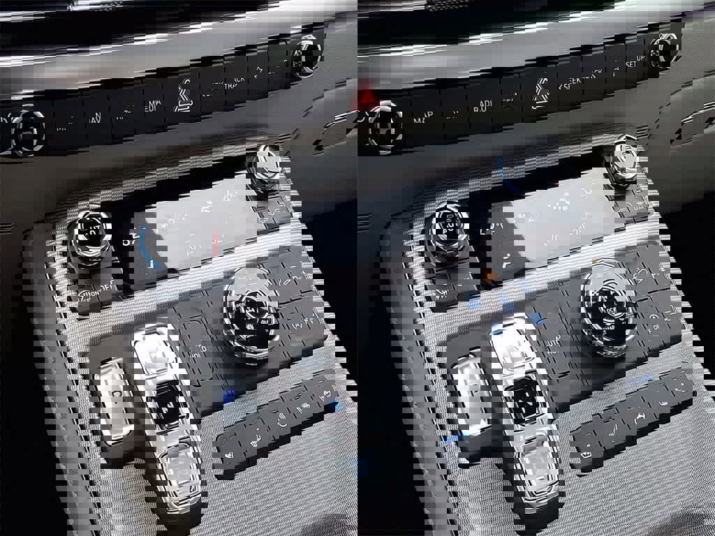 Used 2023 Hyundai Palisade Calligraphy image 16