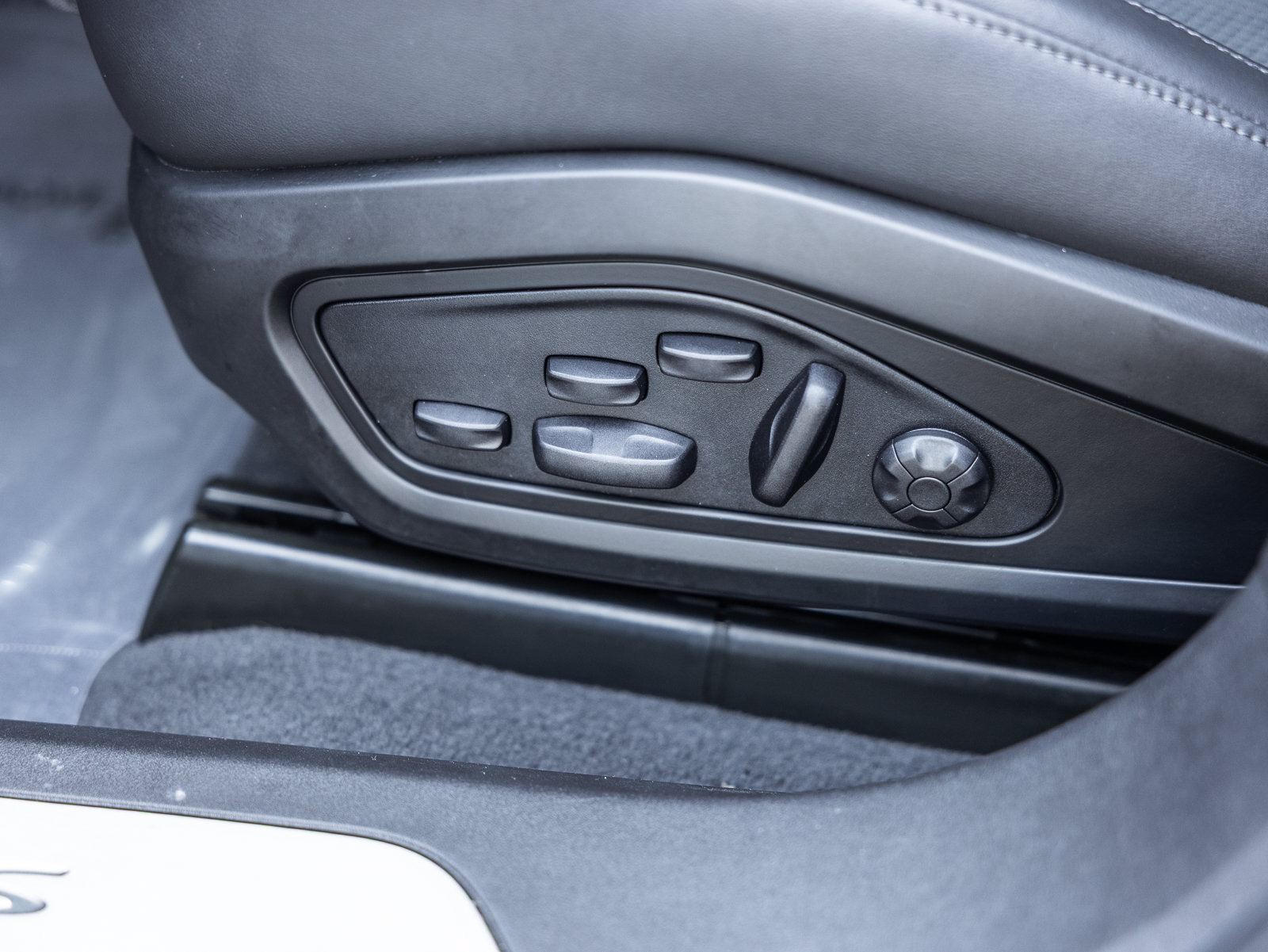 Certified 2024 Porsche Taycan 4S AWD/4WD image 17