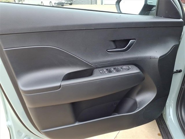 New 2026 Hyundai Kona SE image 18