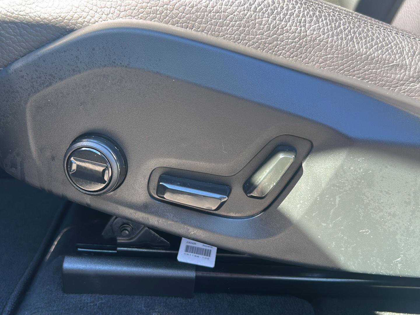 Used 2024 Volvo XC60 B5 Plus w/ Climate Package image 11