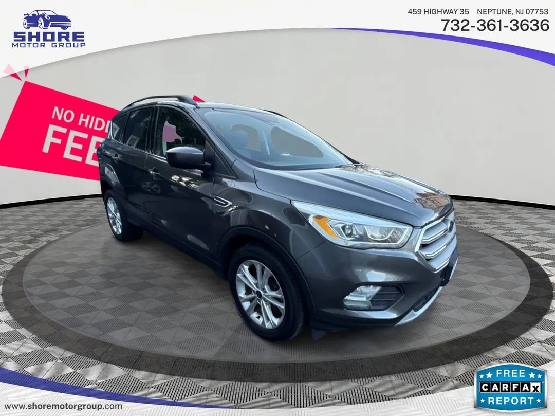 Used 2017 Ford Escape SE w/ Equipment Group 201A image 3