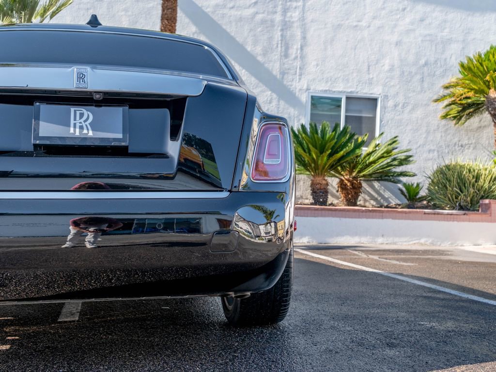 Used 2019 Rolls-Royce Phantom Sedan image 43