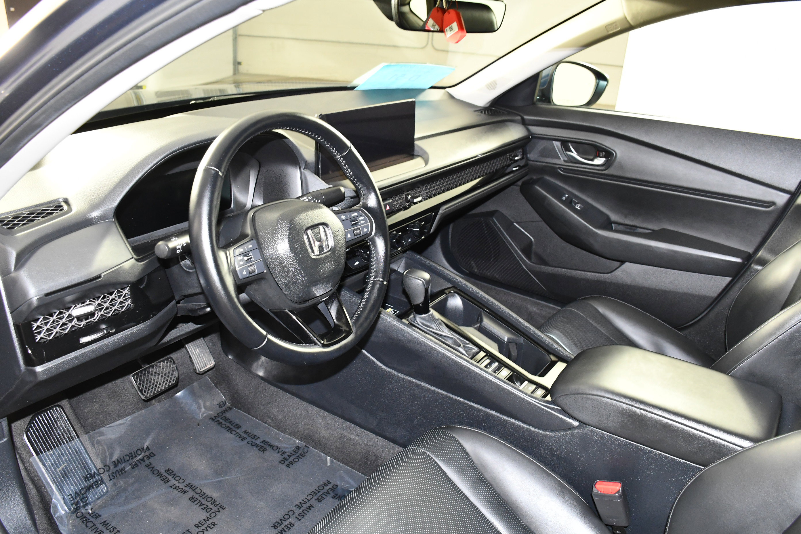 Certified 2025 Honda Accord EX-L image 2