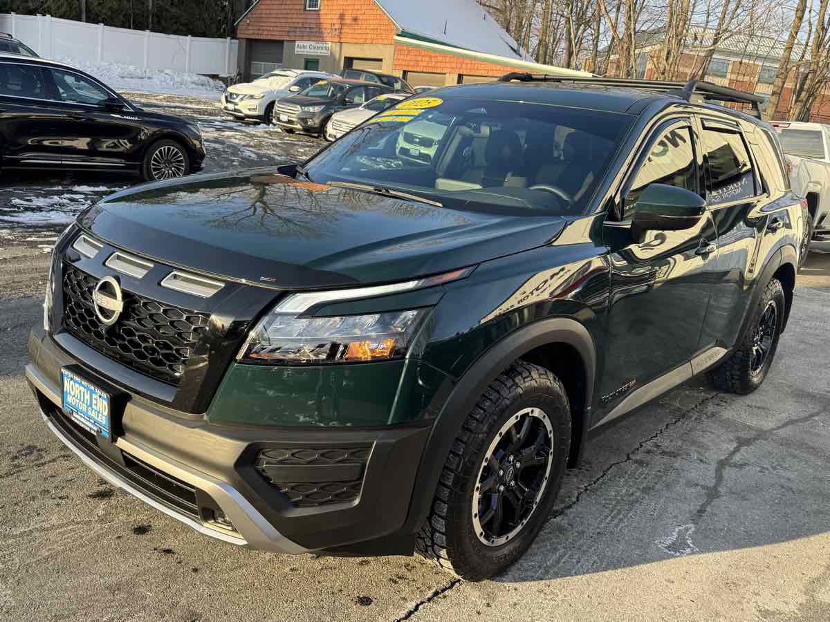 Used 2025 Nissan Pathfinder Rock Creek image 2