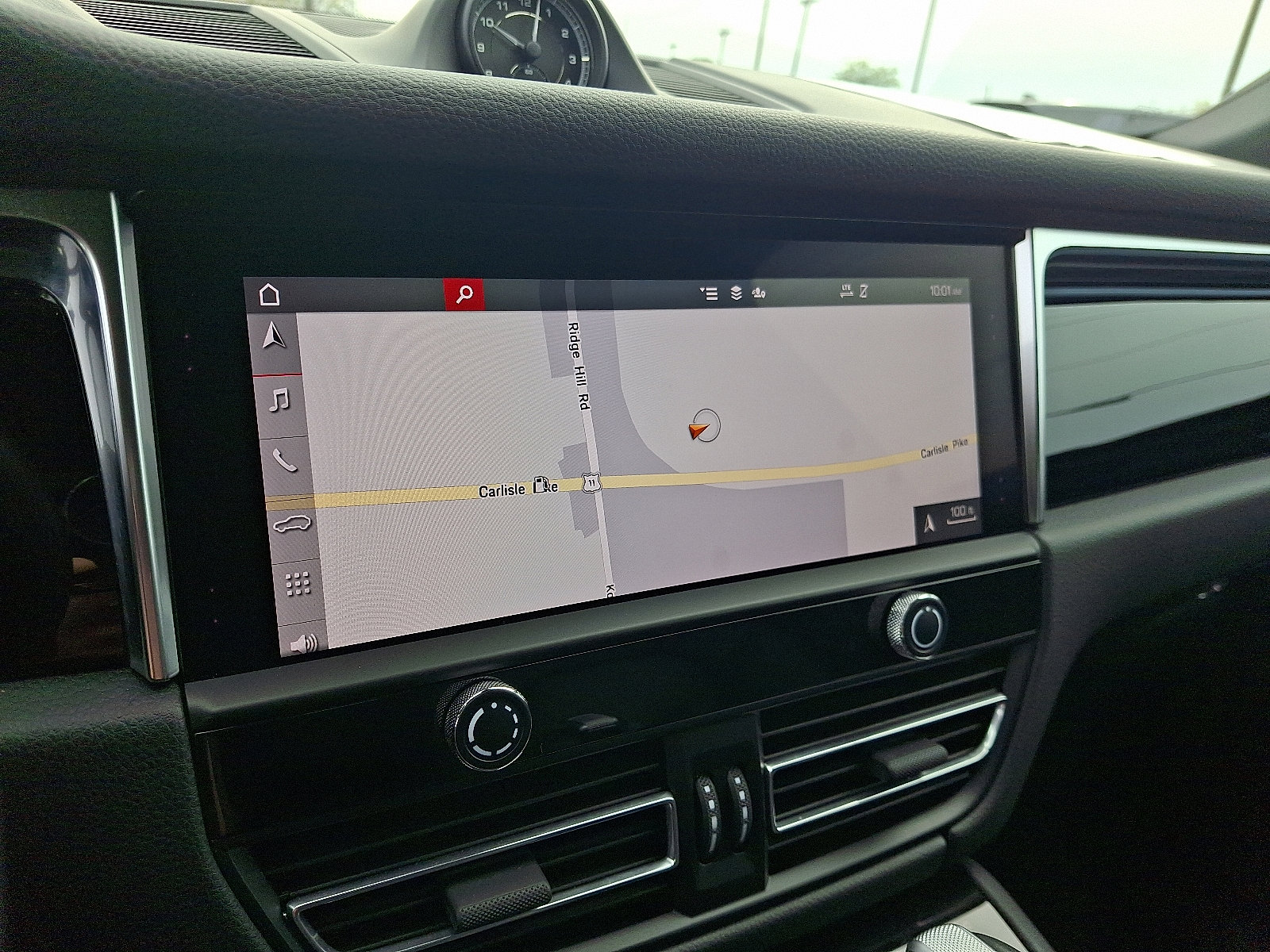 Used 2023 Porsche Macan image 17