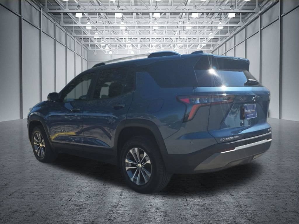 Certified 2025 Chevrolet Equinox LT w/ Convenience Package II AWD/4WD image 4