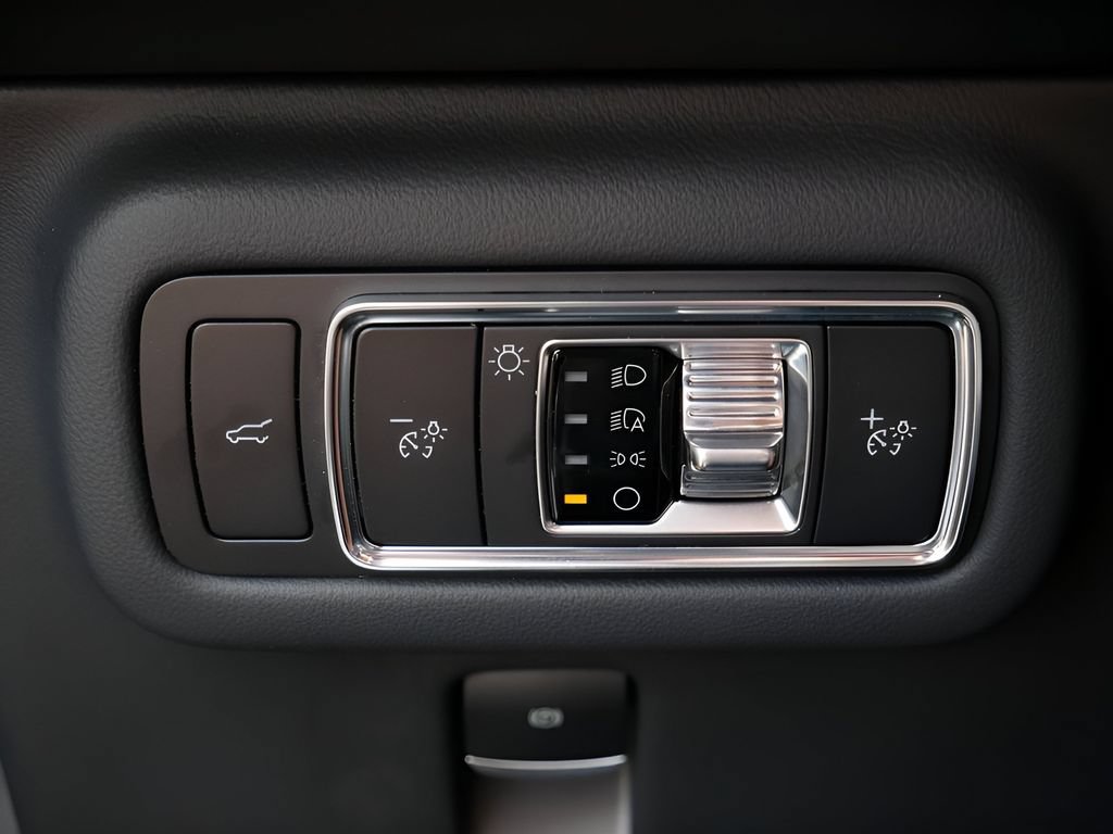 Used 2024 Lincoln Nautilus Reserve w/ Equipment Group 202A AWD/4WD image 18
