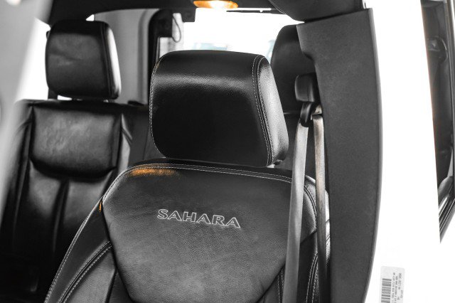 Used 2016 Jeep Wrangler Unlimited Sahara w/ Connectivity Group image 25