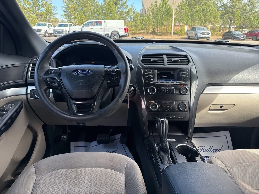 Used 2018 Ford Explorer FWD image 3