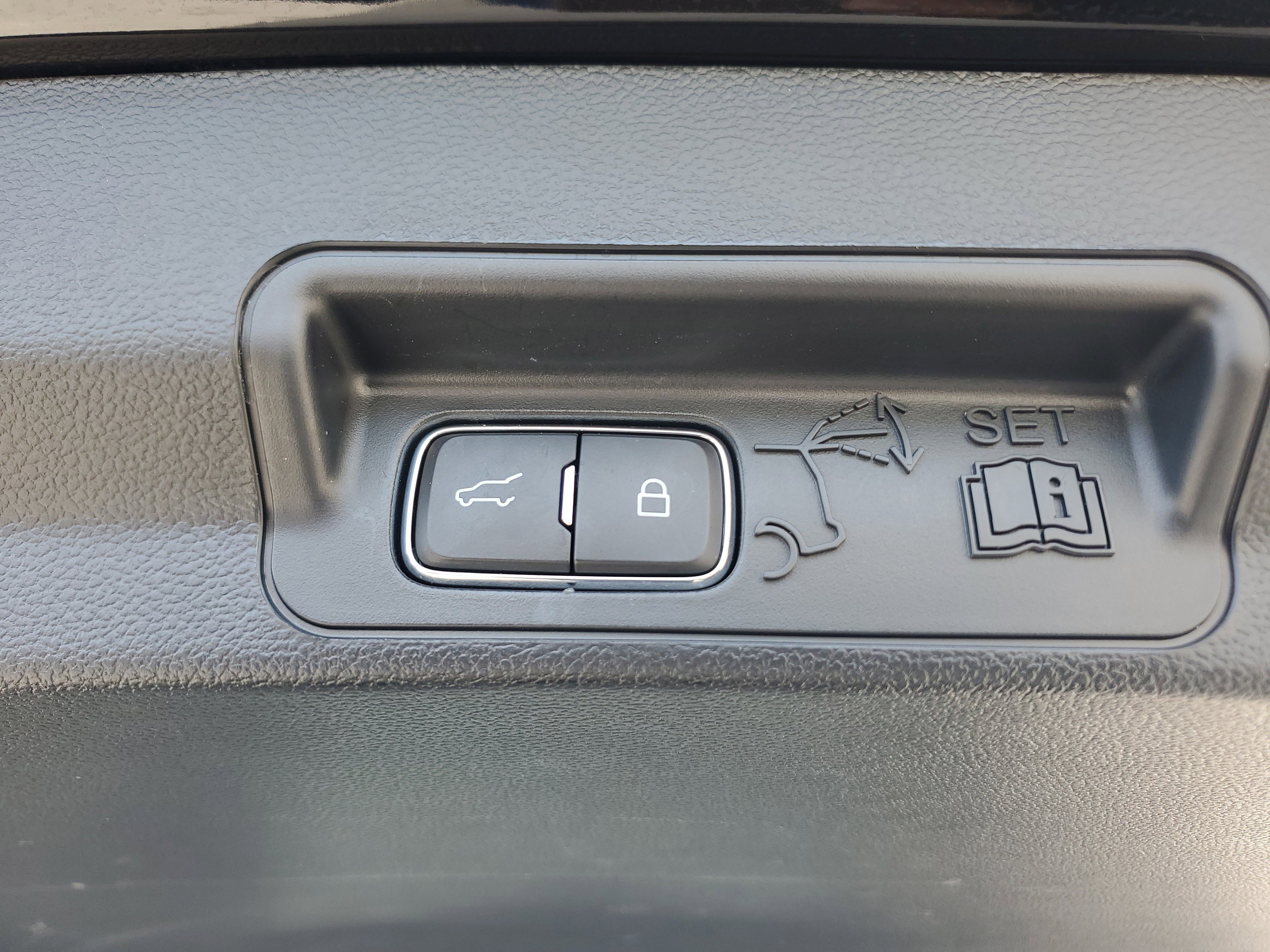 Certified 2023 Ford Explorer ST-Line w/ Class IV Trailer Tow Package RWD image 18