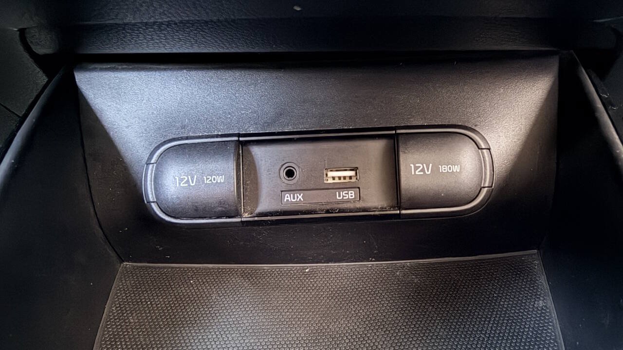 Used 2015 Kia Soul FWD image 17
