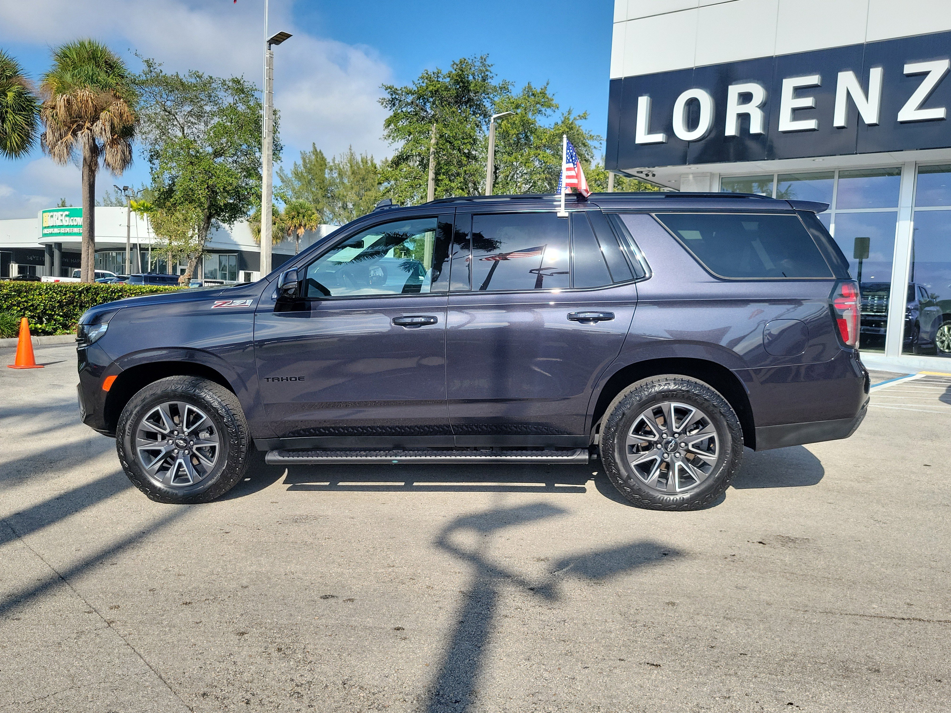 Used 2024 Chevrolet Tahoe Z71 w/ Luxury Package AWD/4WD image 8