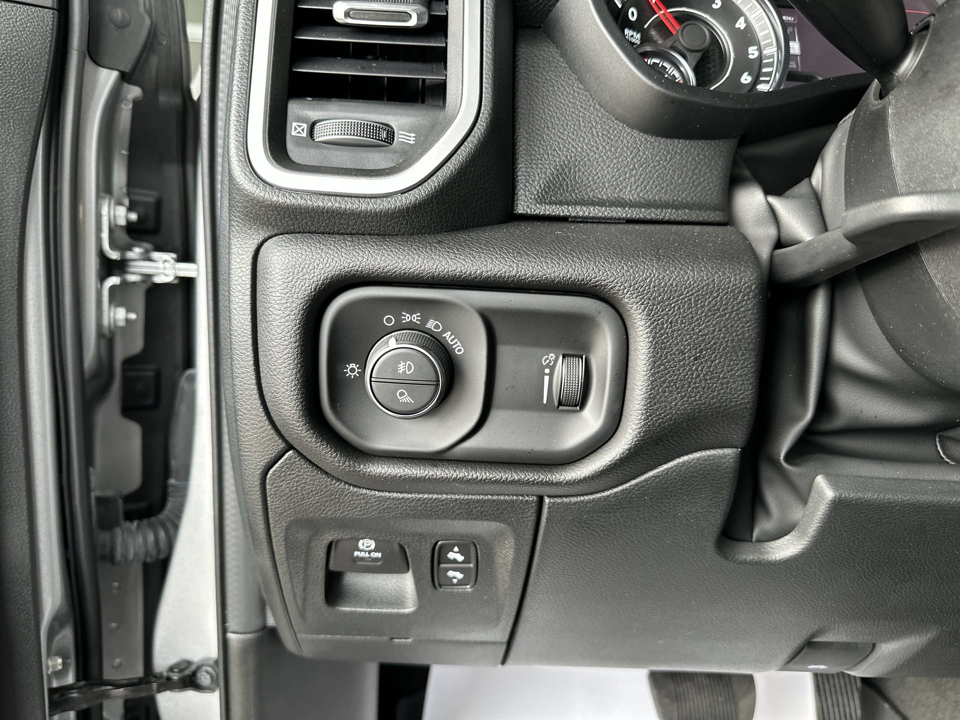 Used 2023 RAM 1500 Big Horn AWD/4WD image 18