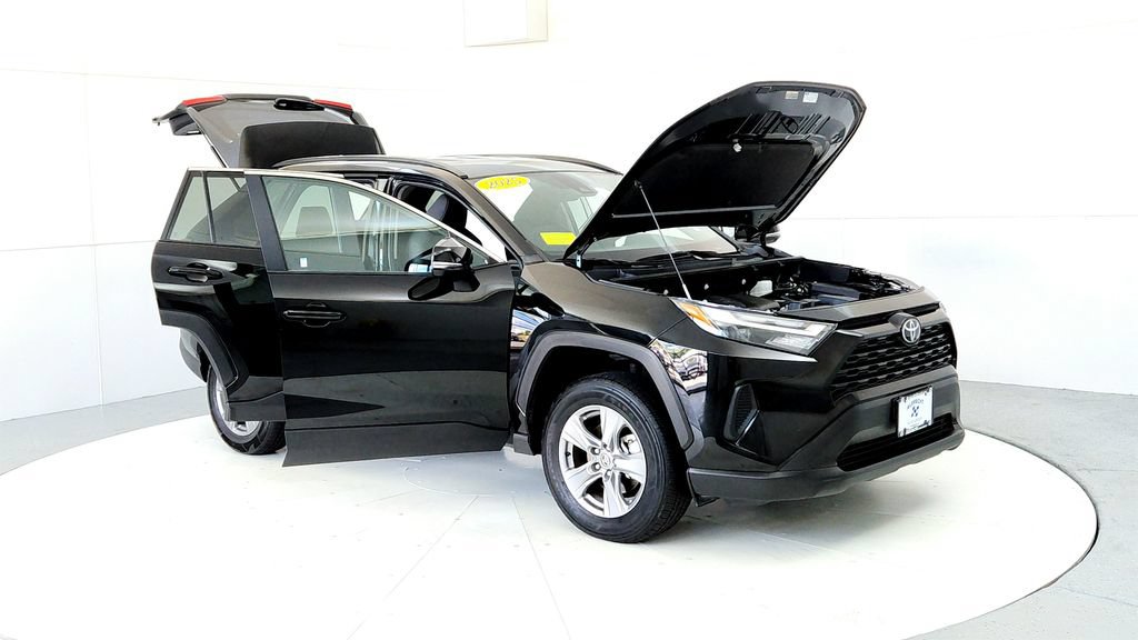 Certified 2025 Toyota RAV4 XLE AWD/4WD image 12