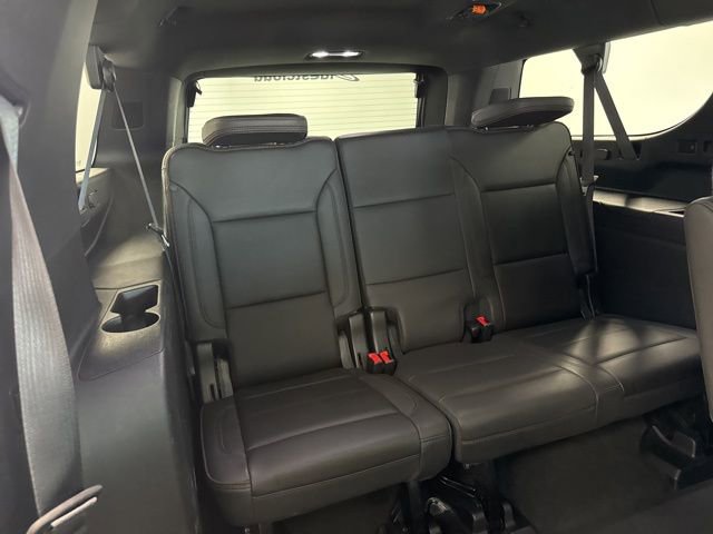 Used 2023 Chevrolet Suburban High Country image 36