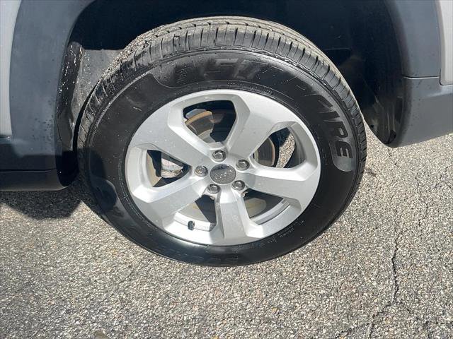 Certified 2019 Jeep Compass Latitude w/ Popular Equipment Group image 9