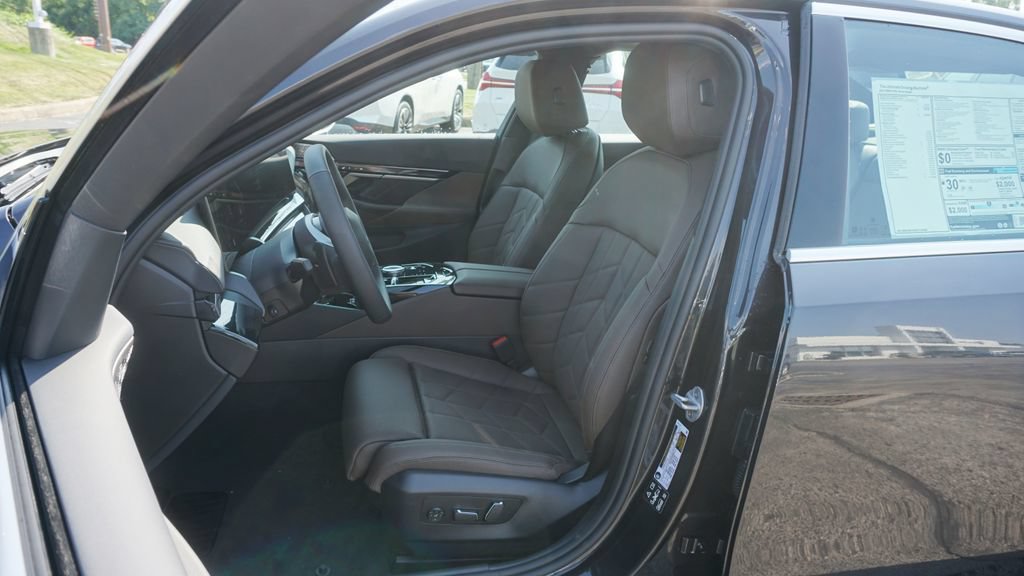 New 2027 BMW 530i xDrive w/ Premium Package AWD/4WD image 9