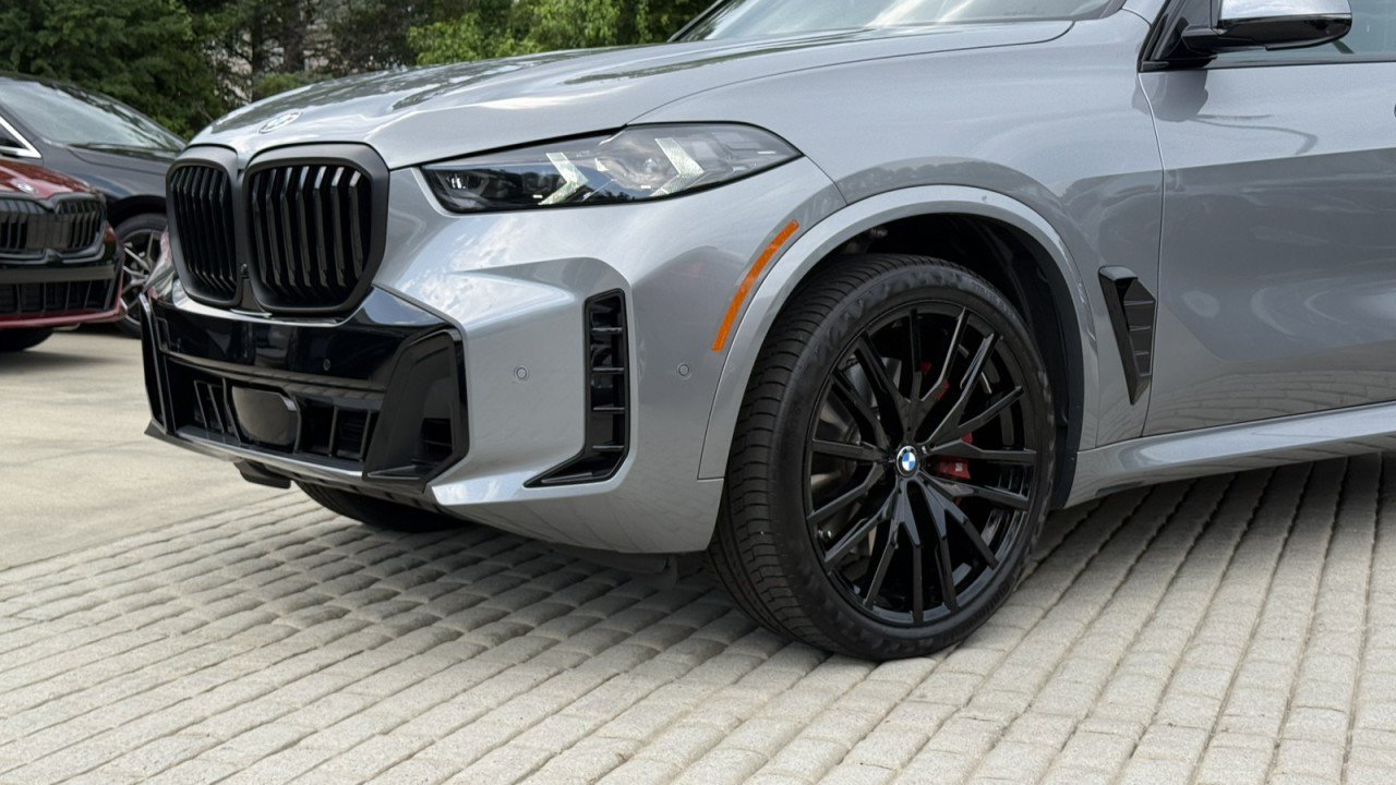 Used 2026 BMW X5 xDrive40i w/ M Sport Package AWD/4WD image 10