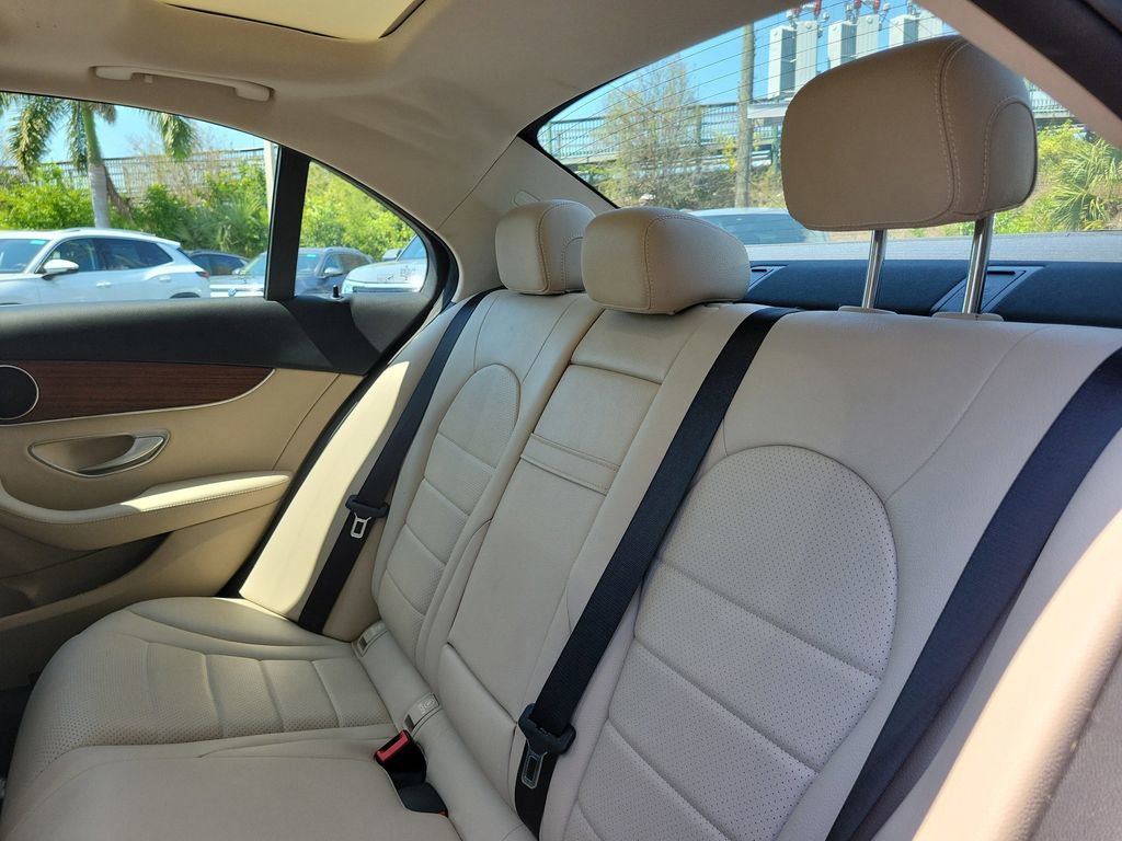 Used 2020 Mercedes-Benz C 300 4MATIC Sedan image 11