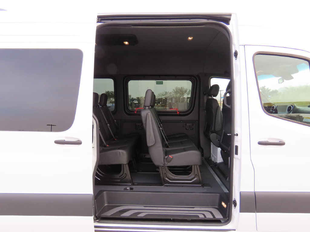 Used 2025 Mercedes-Benz Sprinter 2500 image 29