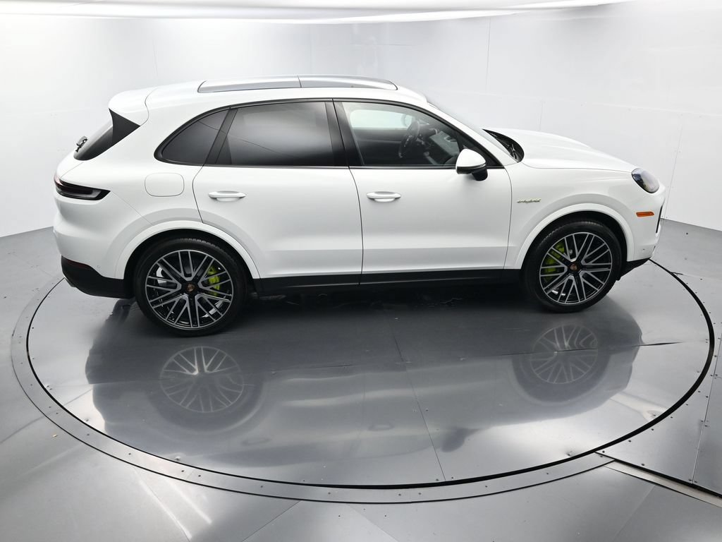 Certified 2026 Porsche Cayenne E-Hybrid AWD/4WD image 37