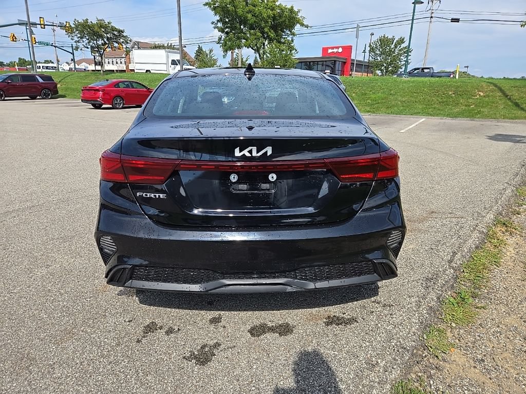 Certified 2023 Kia Forte LXS FWD image 4