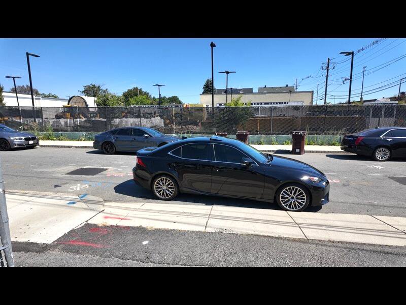 Used 2016 Lexus IS 300 AWD image 1