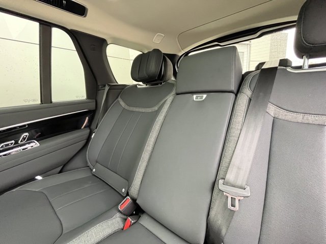New 2025 Land Rover Range Rover SE image 44