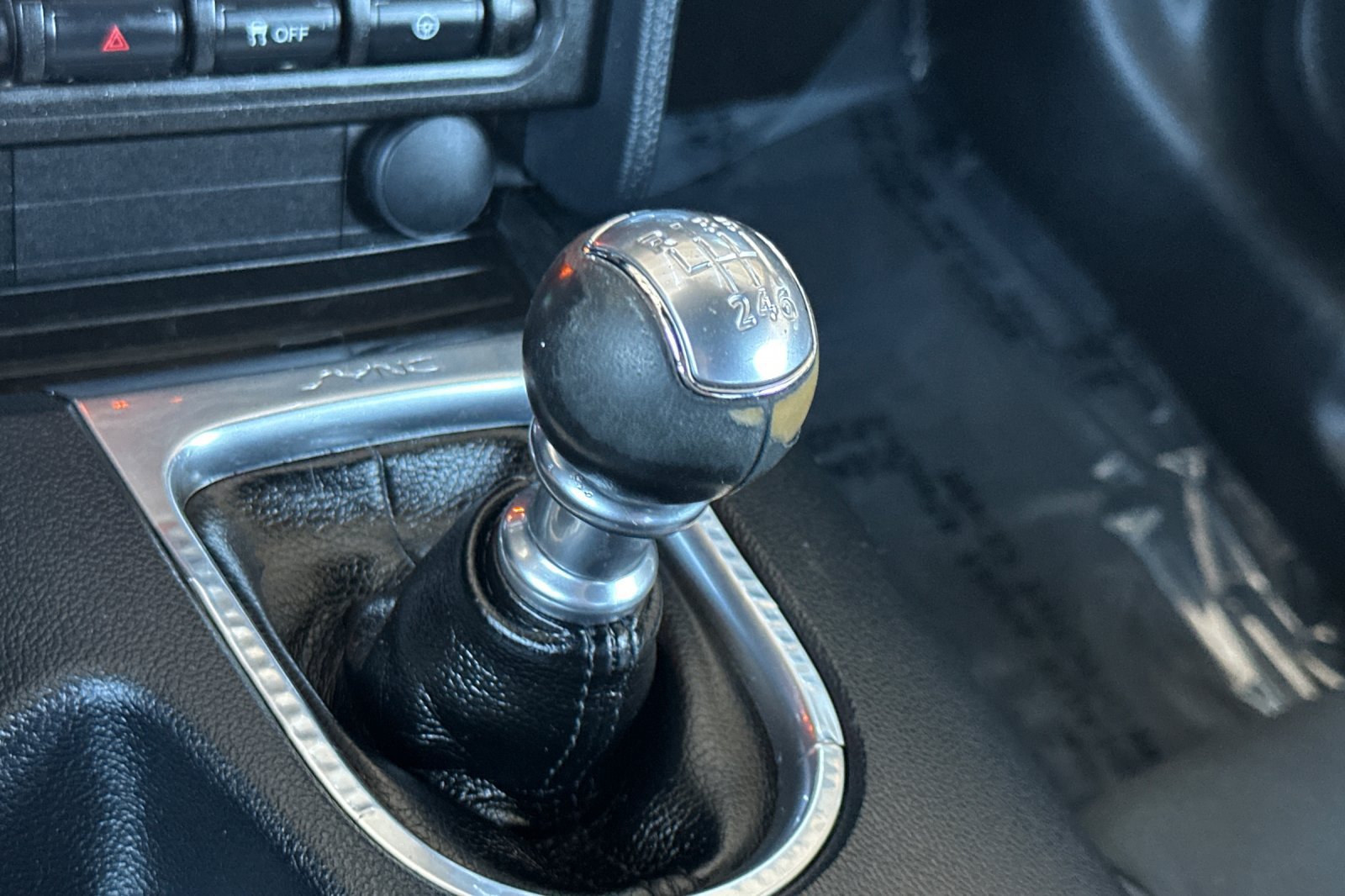 Used 2018 Ford Mustang Coupe RWD image 21